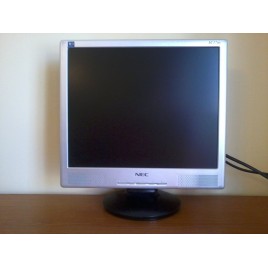 Ecran 17" NEC 700P